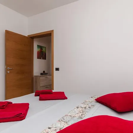 One Bedroom With Terrace Ragusa